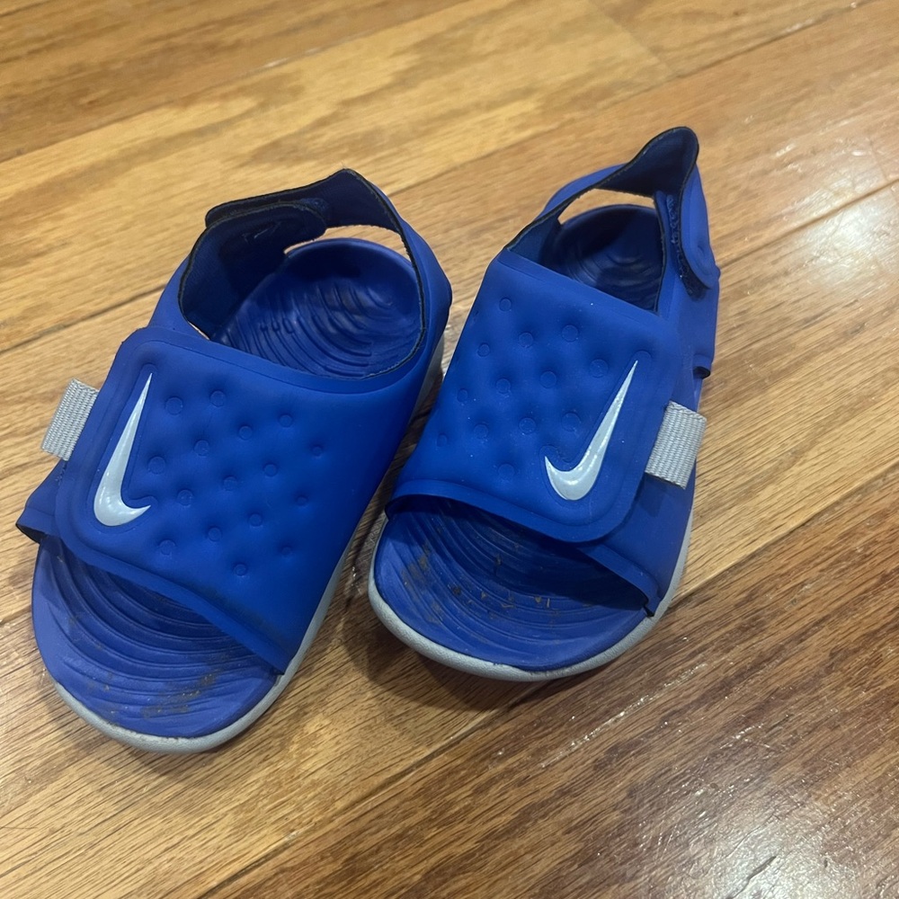 Nike Kids Blue Sandals size 4